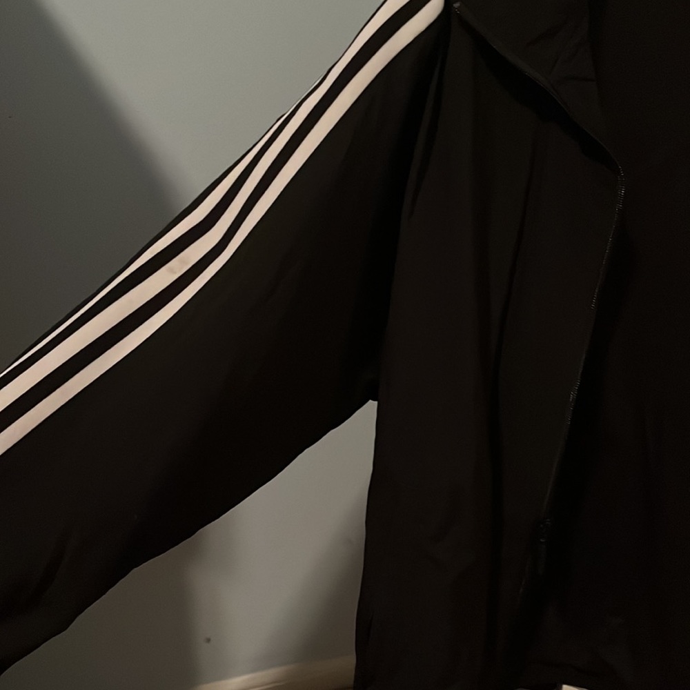 black jacket - Picture 2 of 4
